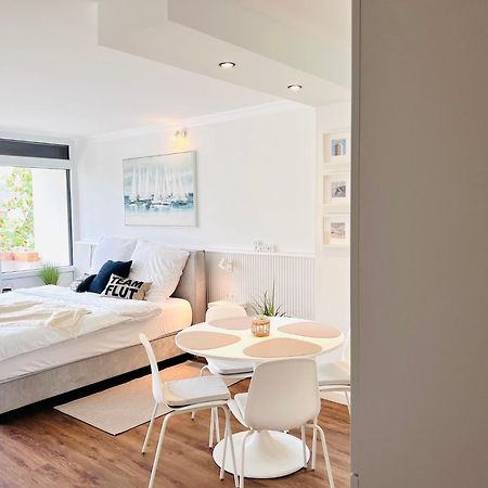 Neu - Frisch Renoviertes Ferienapartment "Waterkant" Бюзум Экстерьер фото